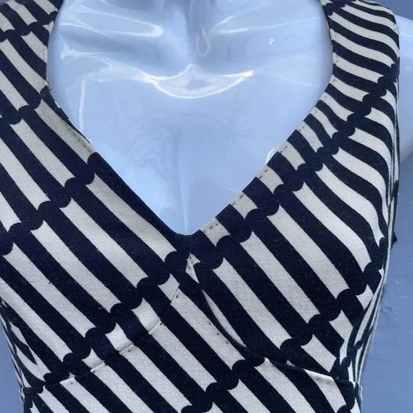 Versace Versus geometric wool A frame shift dress, size IT42 (US 6) - Picture 6 of 15